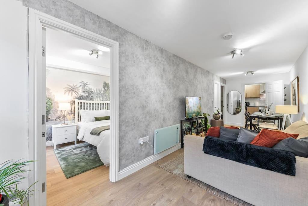 Holiday Home 2Br L 2Ba With Patio-Sleep 6 London Bagian luar foto