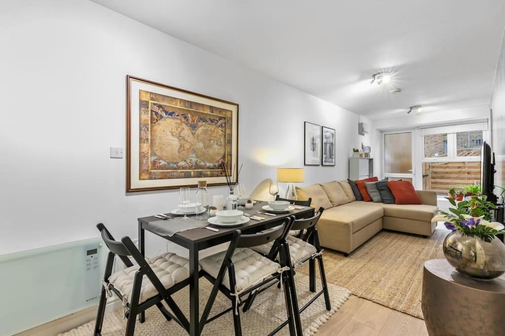 Holiday Home 2Br L 2Ba With Patio-Sleep 6 London Bagian luar foto