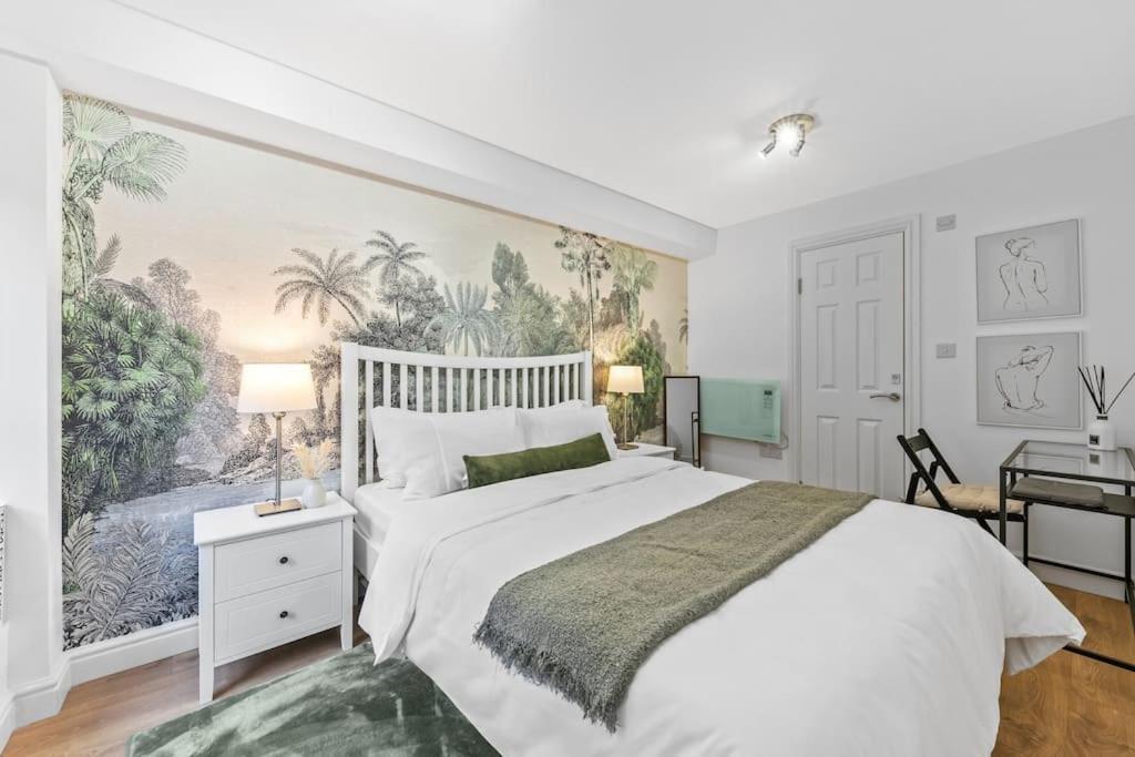 Holiday Home 2Br L 2Ba With Patio-Sleep 6 London Bagian luar foto