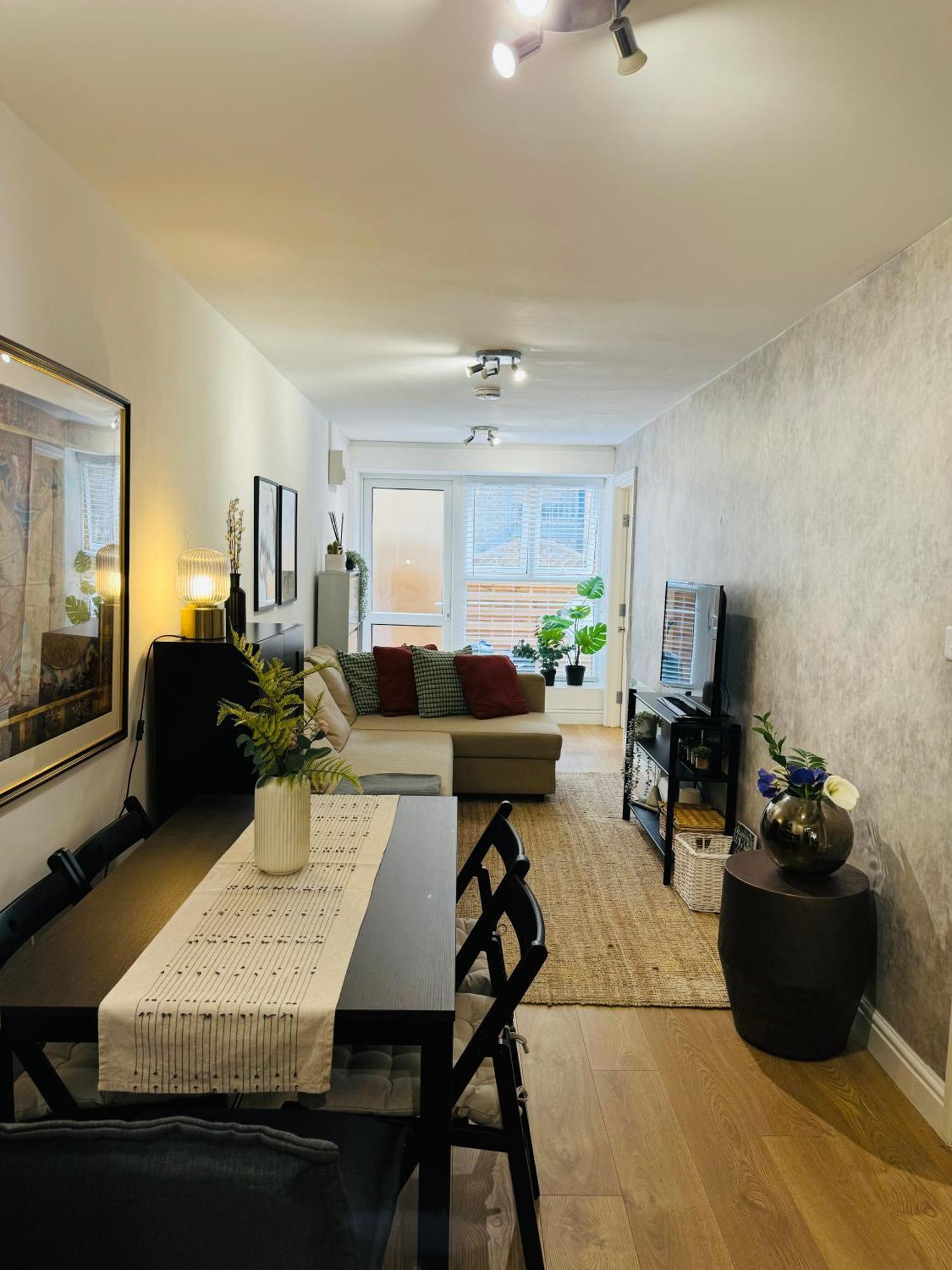 Holiday Home 2Br L 2Ba With Patio-Sleep 6 London Bagian luar foto