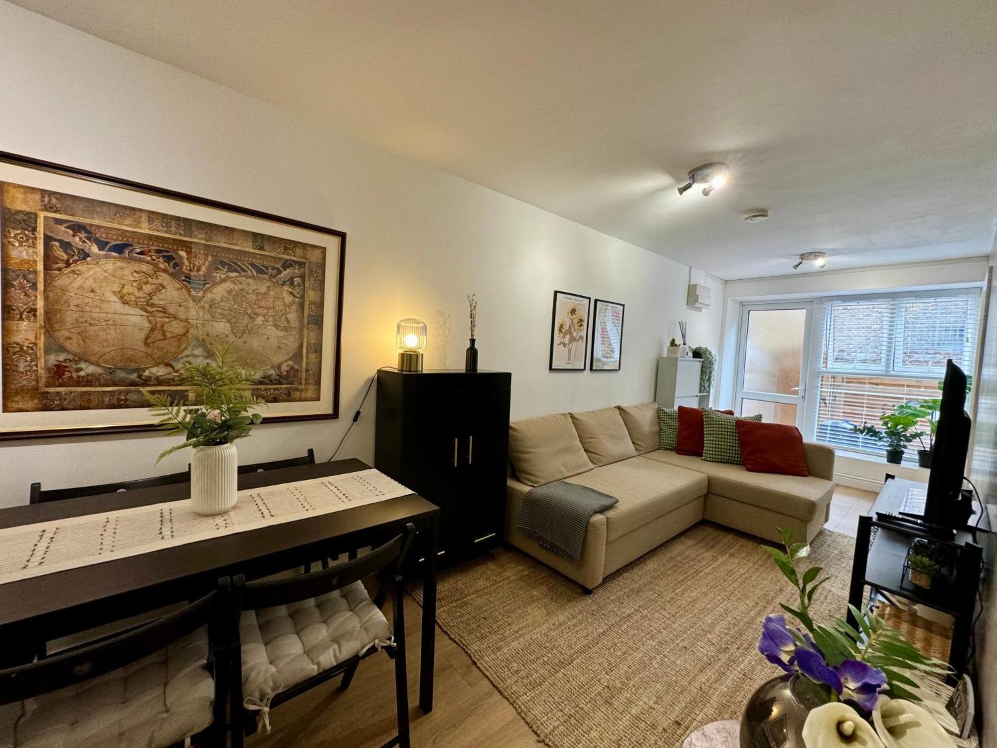 Holiday Home 2Br L 2Ba With Patio-Sleep 6 London Bagian luar foto