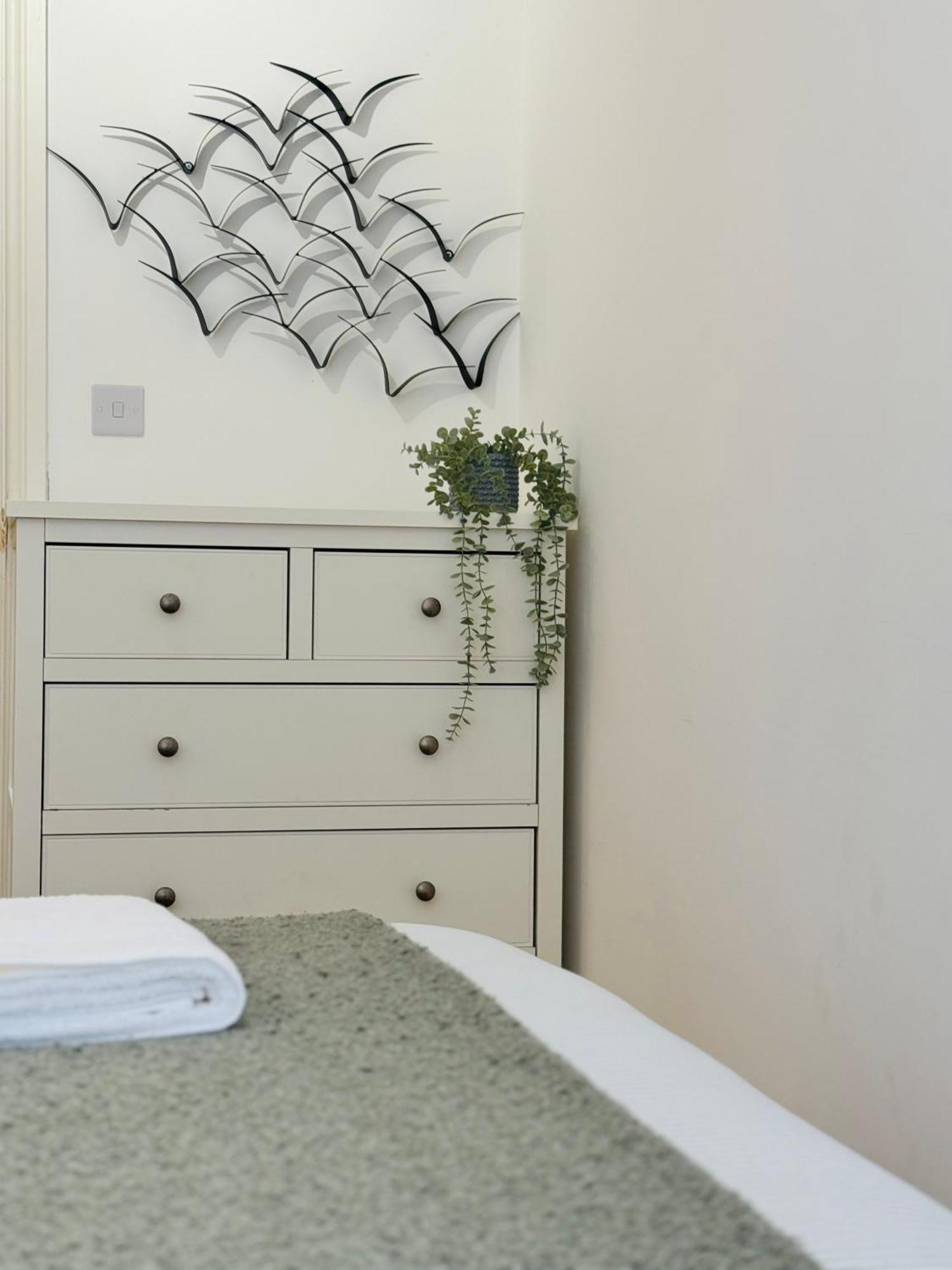 Holiday Home 2Br L 2Ba With Patio-Sleep 6 London Bagian luar foto