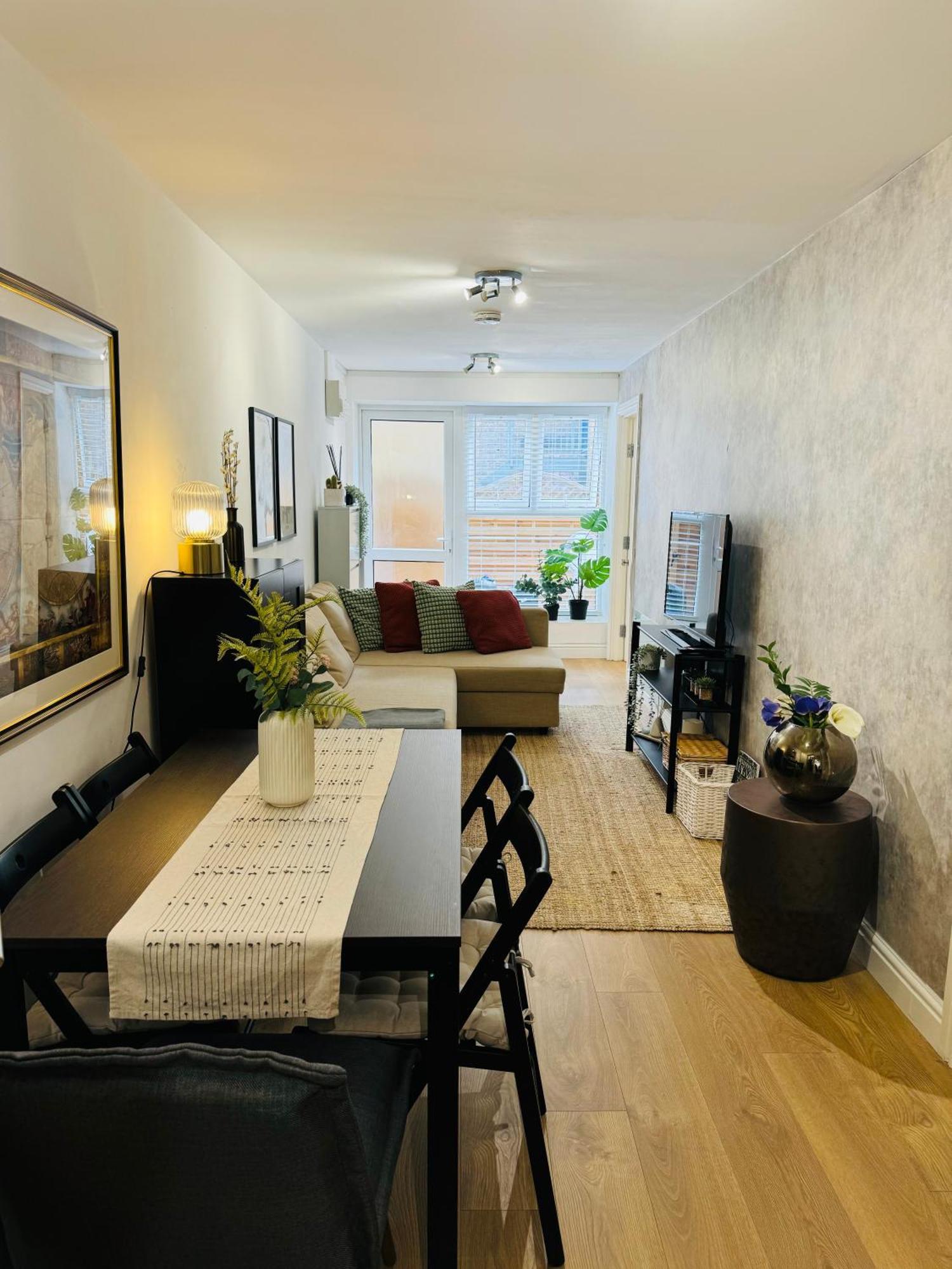 Holiday Home 2Br L 2Ba With Patio-Sleep 6 London Bagian luar foto