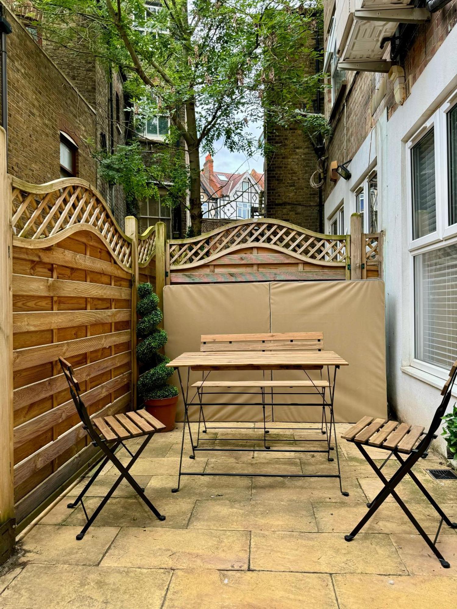 Holiday Home 2Br L 2Ba With Patio-Sleep 6 London Bagian luar foto