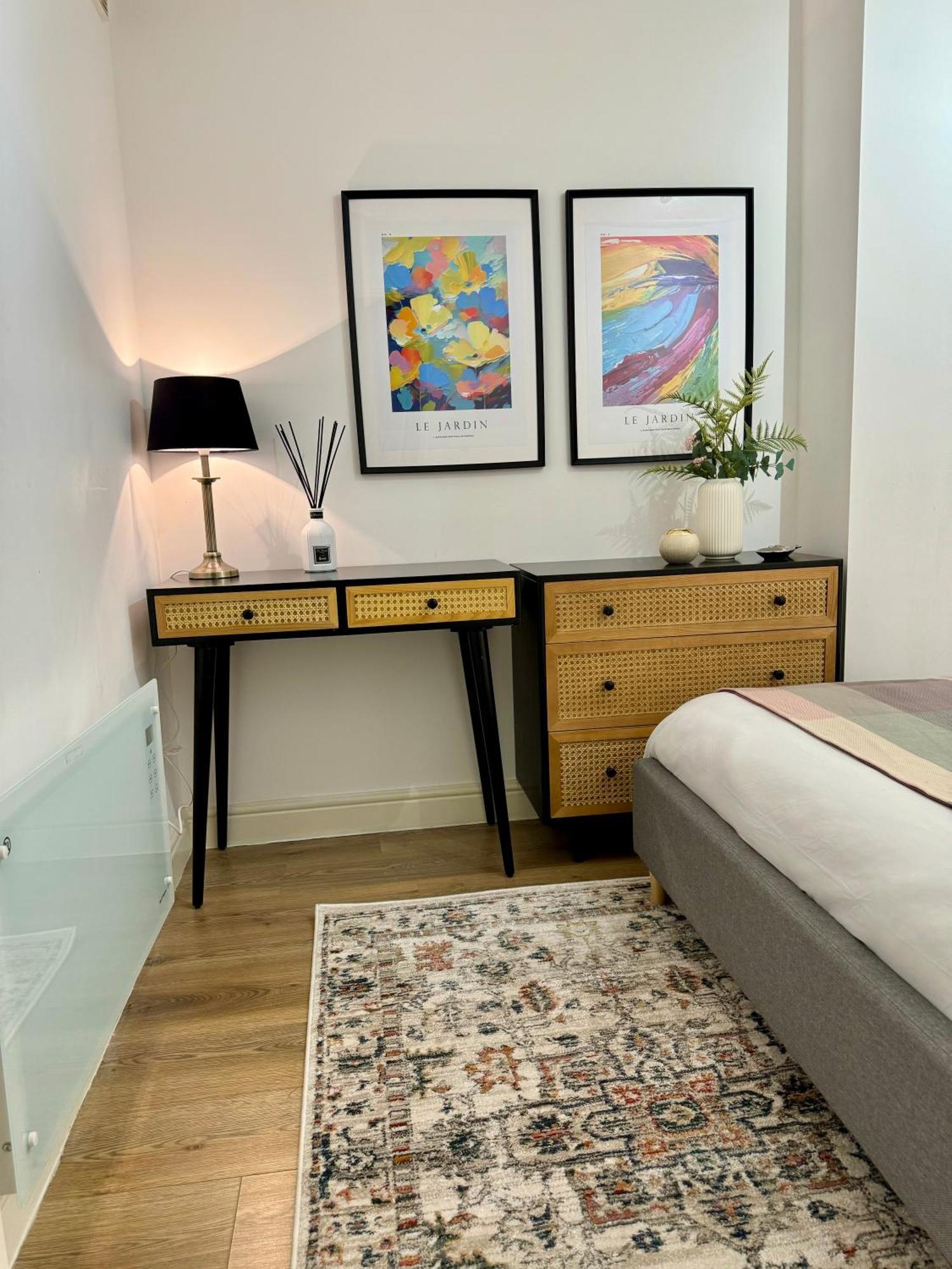 Holiday Home 2Br L 2Ba With Patio-Sleep 6 London Bagian luar foto